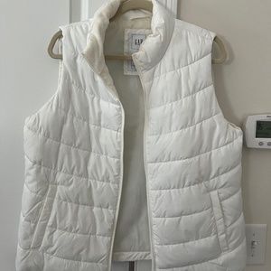 Gap puffer vest